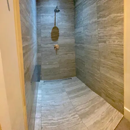 Palatial Flat Inside Bright Duplex Penthouse *