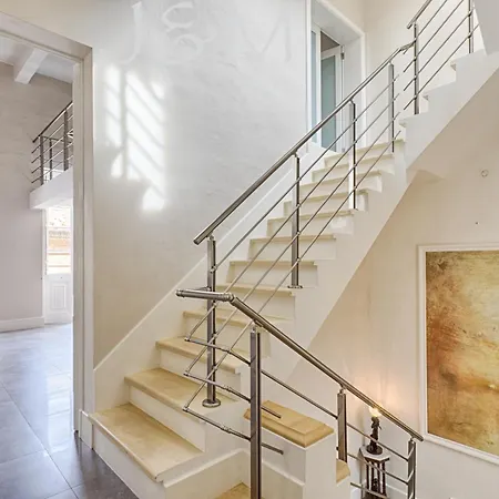 Palatial Flat Inside Bright Duplex Penthouse Валетта
