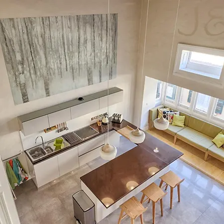 Апартаменты Palatial Flat Inside Bright Duplex Penthouse *