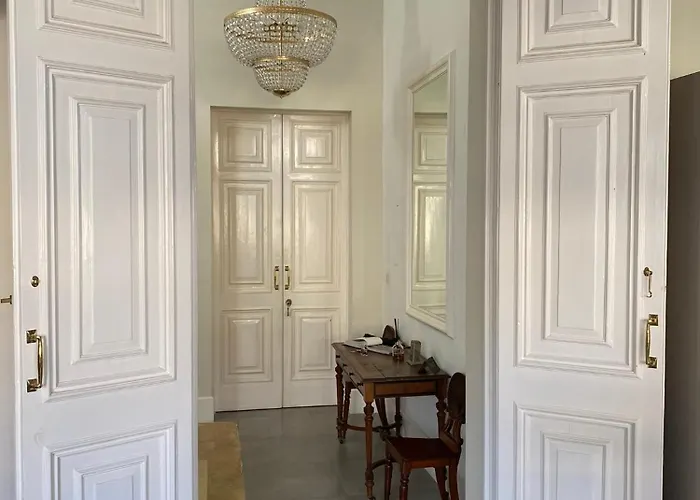 Palatial Flat Inside Bright Duplex Penthouse Valletta