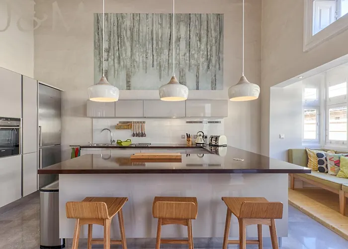 Palatial Flat Inside Bright Duplex Penthouse *