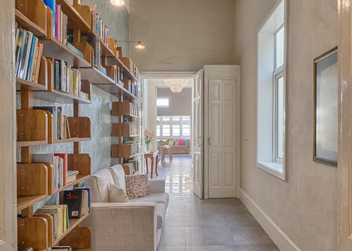 Palatial Flat Inside Bright Duplex Penthouse * Valletta